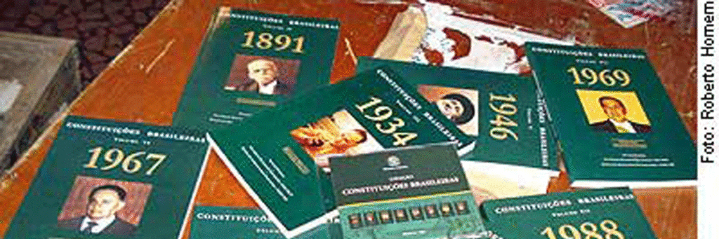 O que é uma constituição | Todas as constituições brasileiras em uma foto